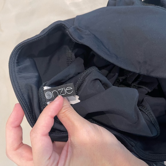 Onzie Elastic Side Yoga Capri - Picture 6 of 7